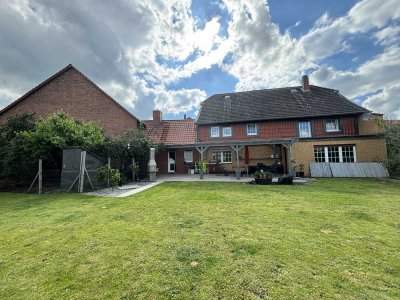 Charmantes Zuhause mit großem Garten, Wintergarten, Kamin und vielen Möglichkeiten
