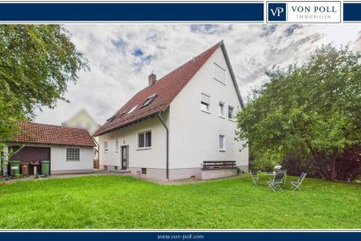 Charmantes Zweifamilienhaus mit großem Garten und vielfältigem Ausbaupotenzial in Barthelmesaurach