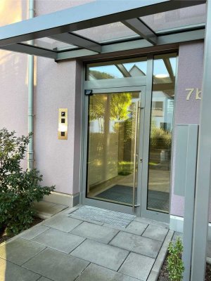 Tolle moderne Penthousewohnung: 3-Zimmer mit Balkon und Tiefgaragenplatz