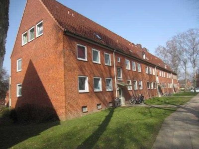 Nette Nachbarn gesucht: ideale 2-Zi.-Wohnung frisch saniert mit Ausblick DG