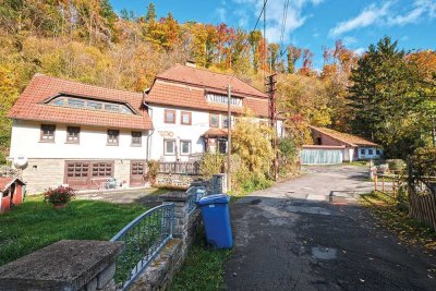 Großes Wohnhaus - leerstehend