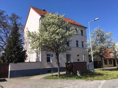 Schöne 2-Zimmer-Wohnung mit Möbeln!