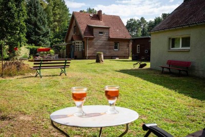 Wohnhaus oder Ferienhaus auf 4400 qm Paradiesgrundstück im Wald
