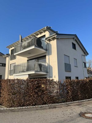 Neuwertige, moderne 3,5-Zimmer-Wohnung mit großzügigem Garten