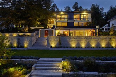 Exklusive, neuwertige Villa mit einmaligem Panorama direkt am Waldrand