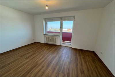 Erstbezug nach Sanierung und Einbauküche: Exklusive 3-Raum-Wohnung mit geh. Innenausstattung