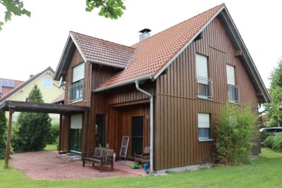 Gepflegtes Einfamilienhaus mit sechs Zimmern und EBK in Bad Abbach, Bad Abbach