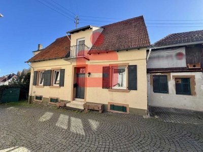 Historisches Wohnhaus mit großem Grundstück, Scheunen und Blick auf das Hambacher Schloss – Neustadt