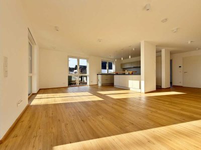 Wohntraum mit Fernblick ins Grüne -  Neubauwohnung inkl. Einbauküche u. Kfz-Stellplatz