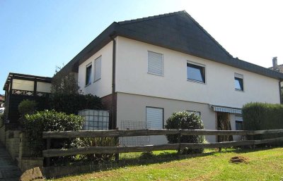 *Schöner familienfreundlicher Winkelbungalow mit separater Einliegerwohnung in ruhiger Wohnlage*