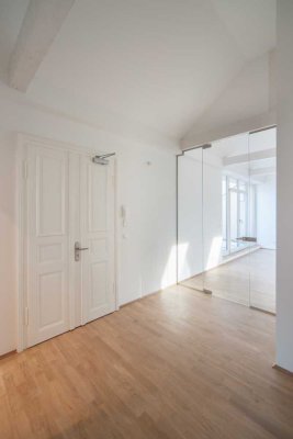 Wunderschöne Dachgeschoßwohnung am Karl-Heine-Kanal! WE 05