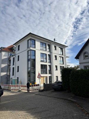 Neubau-Erstbezug: 3-Zimmer-Wohnung mit Balkon/Terrasse-barrierefrei in verkehrsberuhigter Sackgasse
