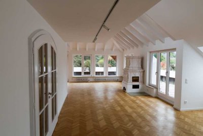 Helle, geräumige und umfassend renovierte/sanierte Dachgeschosswohnung in Harlaching