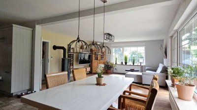 Provisionsfrei: Liebevoll entwickeltes Einfamilienhaus auf großem Grundstück mit Charme