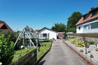 Märchenhafter Bungalow mit Pool, Wintergarten und Privatsphäre – großes Grundstück in Top-Lage