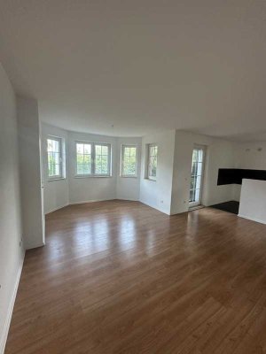 Ihre neue 3 Zimmer-Maisonette mit Garten wartet-offene Küche-Fußbodenheizung - bitte bewerben.