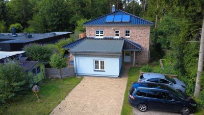 Großzügiges (Mehrgenerationen-) Wohnen in begehrtester Lage von Quickborn-Heide mit Traumgrundstück