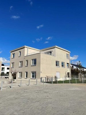 *Sonnige 2-Zimmer Wohnung  mit großer Dachterrasse*