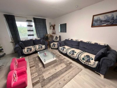 Attraktive 3-Zimmer-Wohnung (84 m²) mit hochwertiger Einbauküche, TG-Stellplatz & Aufzug