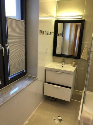 Voll-möbliertes Miniappartement in Düsseldorf-Rath mit EBK, eigenes Bad