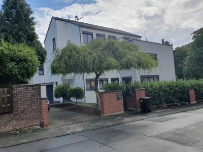 Außergewöhnliche loftartige Dachgeschosswohnung mit herrlichem Blick ins Grüne