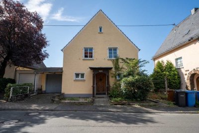 Freistehendes Einfamilienhaus mit großzügigem Grundstück