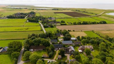 Historisches Bauernhaus, inkl. Ferienwohnung, auf einer Warft an der Nordsee! ohne Markler!