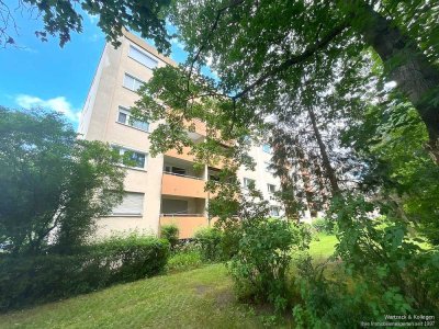 3-Zimmer-Wohnung 
mit 75 m² Wohnfläche 
und Südbalkon 
sofort zur Nutzung frei!