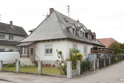 Zwei verbundene Wohnhäuser auf attraktivem Eckgrundstück – ideales Mehrgenerationenobjekt