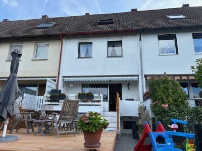 Ihr neues IMMOBILIEN QUARTIER: Geschmackvolles & Saniertes RMH in ruhiger Lage & ca. 300m zum Meer