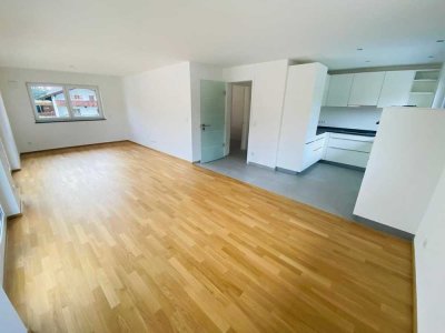 Moderne 4-Zimmer-Wohnung mit Einbauküche und Süd-Balkon in Aying-Großhelfendorf