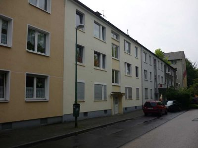 Helle großzügige 1-Zimmer Dachgeschosswohnung