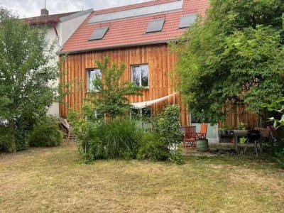 Gartentraum...Einzigartige 5 Zimmer-Gartenwohnung im ruhigen Grün