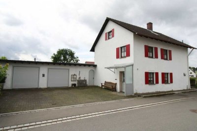 Freistehendes EFH mit viel Potential inkl. großzügigem Garten und 2 Garagen in Westerheim