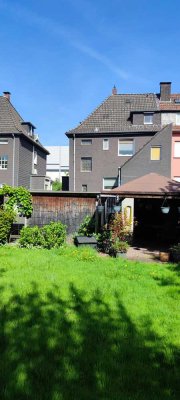 Mehrgenerationen! Doppelhaushälfte mit 2 Wohnungen und ausgebautem Dachgeschoss in Recklinghausen