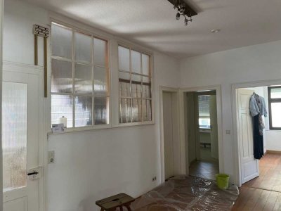 Stilvolle, sehr helle 4-Zimmer-Wohnung mit Einbauküche in der Tübinger Weststadt