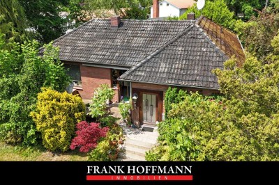 Einfamilienhaus auf großem Grundstück in Henstedt-Ulzburg (OT Rhen)