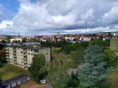 Helle 3-Zimmer Wohnung mit Balkon im 8. OG in Saarbrücken