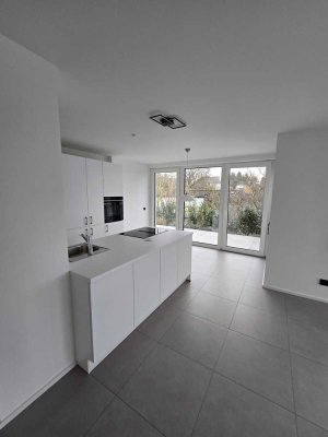 Großzügige 2-Zimmer-Wohnung mit EBK