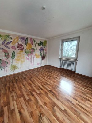 Helle 2 Zimmer Wohnung mit großem Südbalkon, 2. OG OHNE LIFT