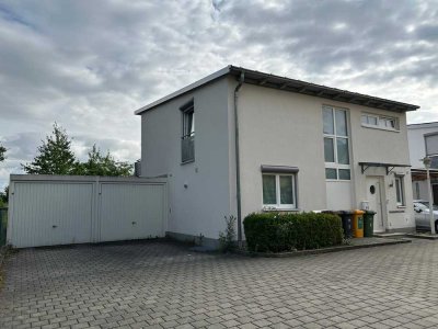 Helles, großzügiges EFH, 147qm, EBK, 320qm Garten, Doppelgarage, 5ZKB, Ideal für Pendler