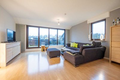 Wunderschöne Dachgeschosswohnung in ruhiger Lage von Grefrath mit Garage und Stellplatz