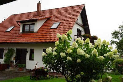 möblierte 3-R-Whg mit Balkon im Norden Dresdens im Rahmen eines Zeitmietvertrages zu verm.