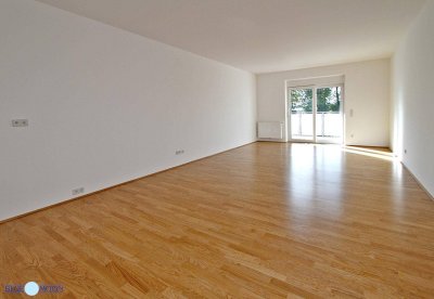 2000 Stockerau, Top 11, zwei zentrale sonnige Zimmer, Einbauküche, Südbalkon, Ruhelage, 2. Liftstock, Miete: € 950,--