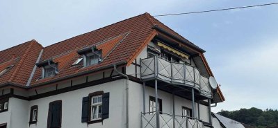 Charmante 2-Zimmer-Dachgeschosswohnung mit Schwarzwaldblick, EBK & Stellplatz