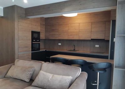Geschmackvolle, vollständig renovierte 1,5-Zimmer-Wohnung mit EBK in Itzehoe