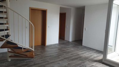 Helle gemütliche 2-R.- Maisonette-Wohnung mit Balkon und TG-Stellplatz
