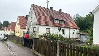 Sanierungsbedürftiges Einfamilienhaus mit großem Grundstück in zentraler Lage von Wertingen