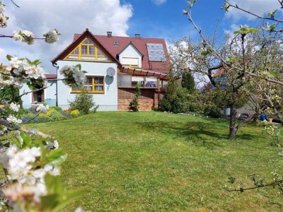 Idyllisch gelegenes Haus mit tollem Garten & Garage, perfekt für Handwerker!