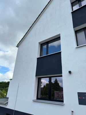 Großes WG-Zimmer mit Balkon in 3er WG zu vermieten